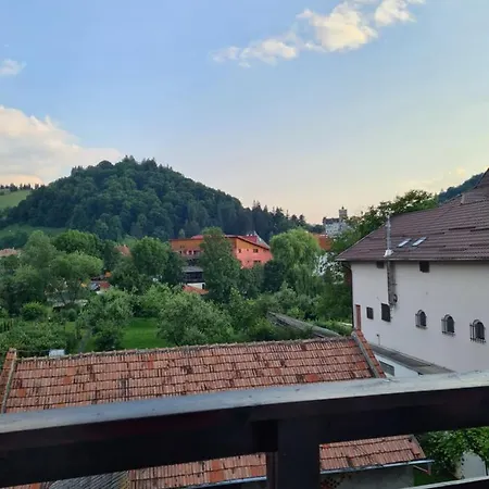 Casuta Cu Dumbrava *